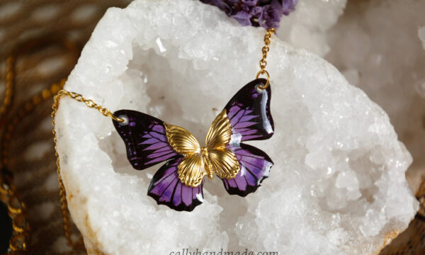collier papillon violet acier inoxydable résine