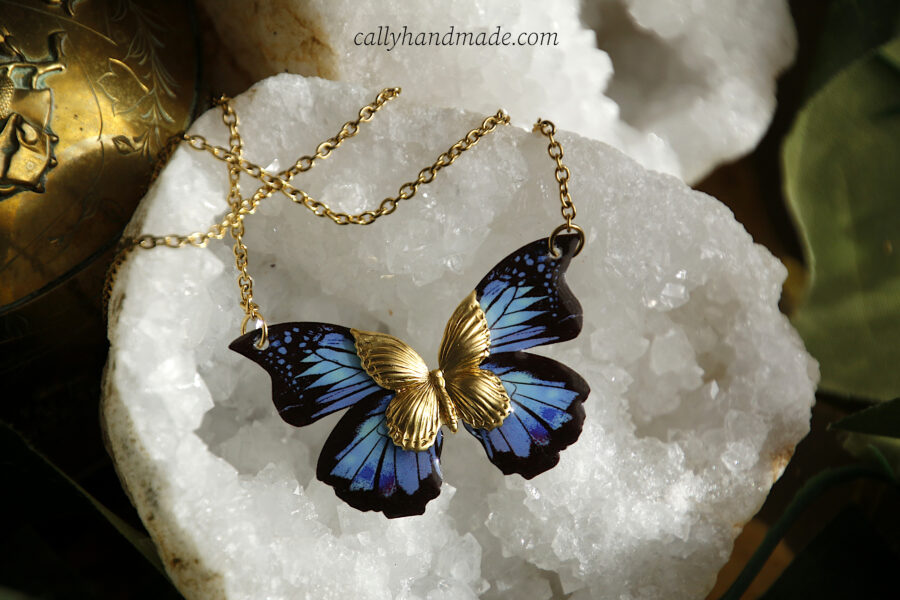 collier papillon morpho bleu acier inoxydable